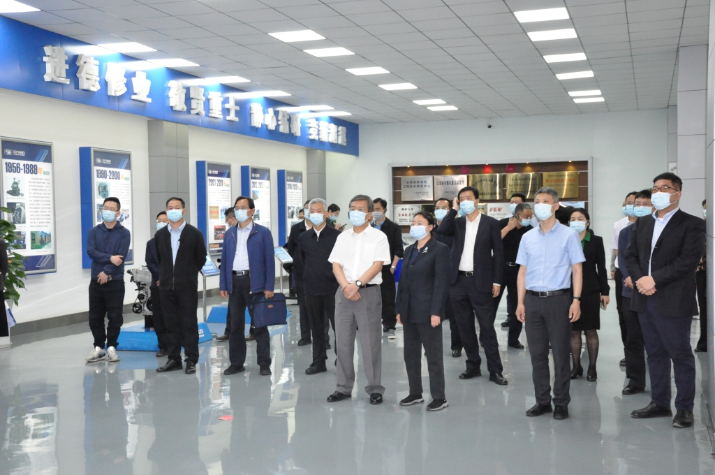 中共云南省委办公厅调研组到 AG真人娱乐开展调研