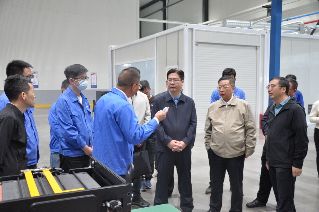 昆明市氢能、储能等绿色能源工业调研组到云南AG真人娱乐动力集团有限公司开展调研